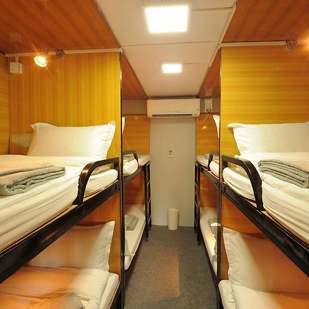 Space Boutique Hostel Yangon Oda fotoğraf