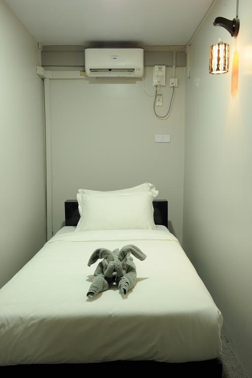 Space Boutique Hostel Yangon Oda fotoğraf